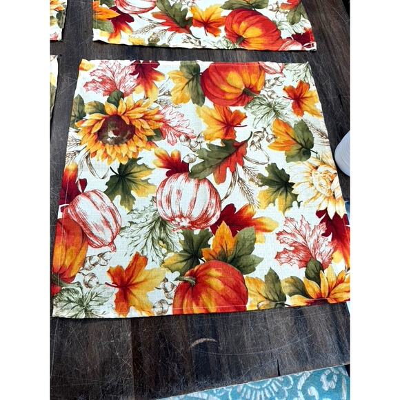 Set Of 4 Fall Napkins ,17x 17, Looks new but no tags - Picture 7 of 11